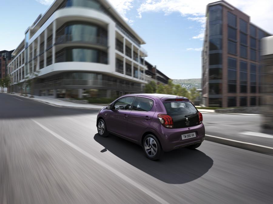  Peugeot 108 5-Door 2014 года  (фото 2 из 33)